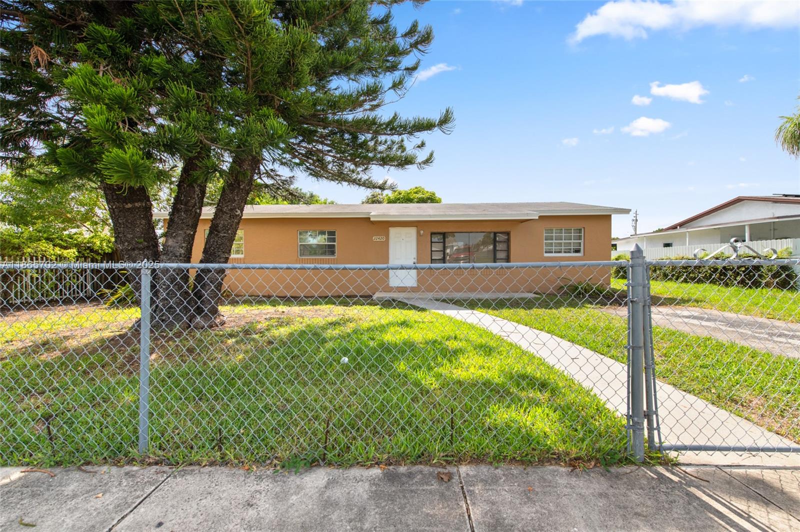 RICHLAND ESTATES - фото