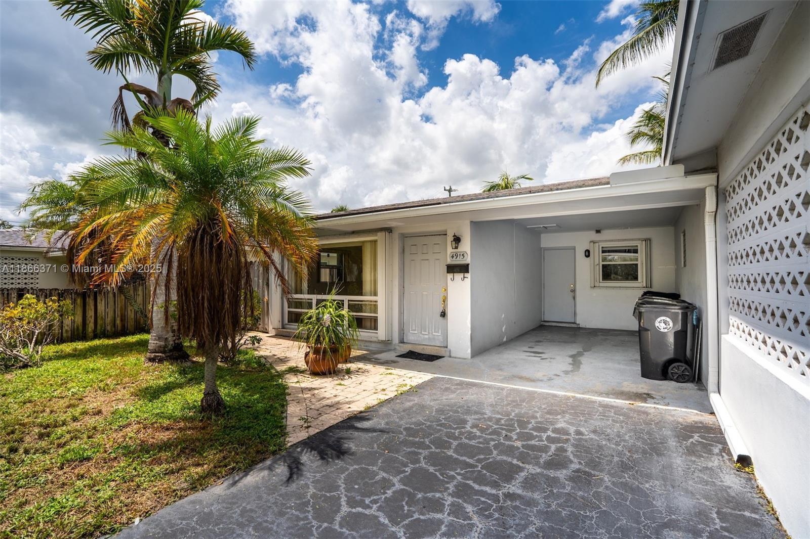 EASTSIDE VILLAS - фото