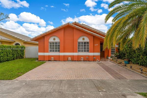 WEST GARDEN HOMES AT LAGO