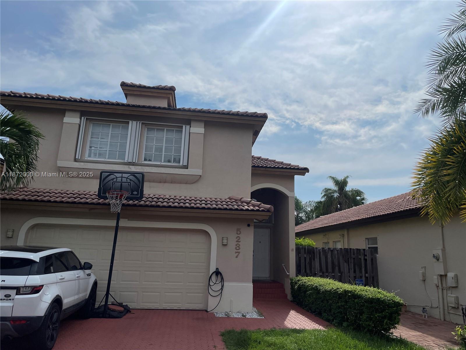 DORAL LANDINGS EAST - фото