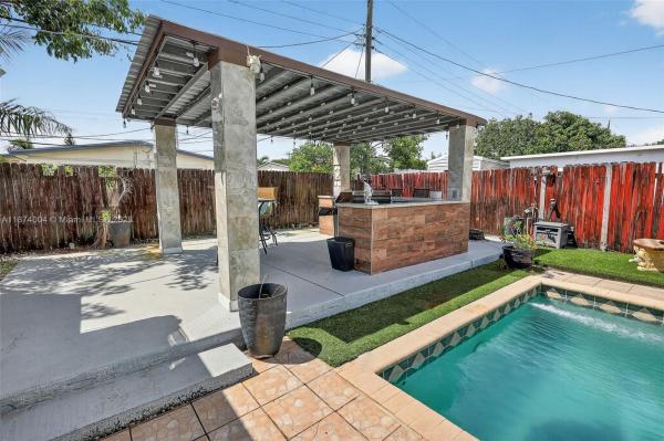 HERITAGE HOMES FIRST ADD