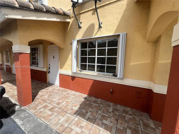 WEST PALM VILLAS V CONDO