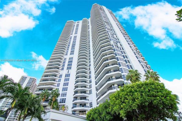 3500 MYSTIC POINTE DR #3505, AVENTURA, FL 33180