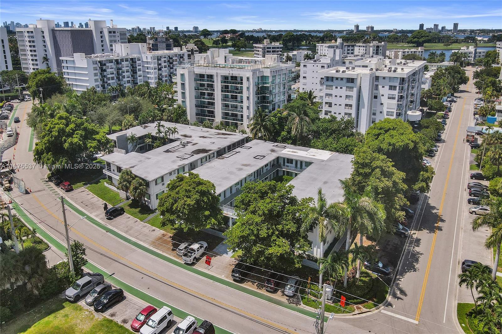 BAY HARBOR ISLAND - фото