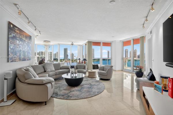 3370 HIDDEN BAY DR #1808, AVENTURA, FL 33180