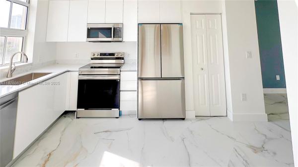 3001 NE 185TH ST #317, AVENTURA, FL 33180