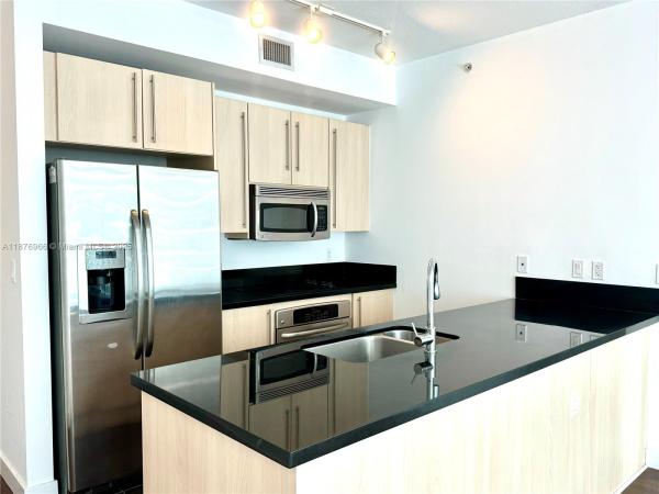 THE AXIS ON BRICKELL II C