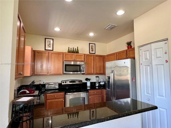 ISLANDS AT DORAL NORTHWES