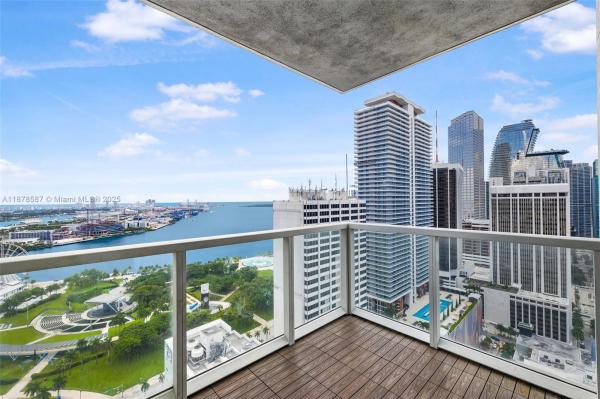 253 NE 2ND ST #3309 + DEN, MIAMI, FL 33132