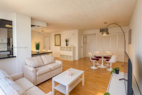 16909 N BAY RD #507, SUNNY ISLES BEACH, FL 33160