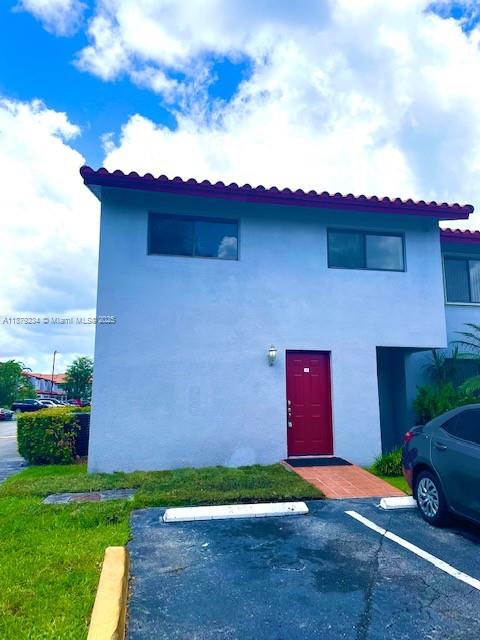 SOUTH LAKE VILLAGE CONDO - фото