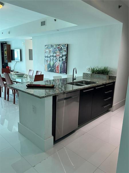 950 BRICKELL BAY DR #1900, MIAMI, FL 33131