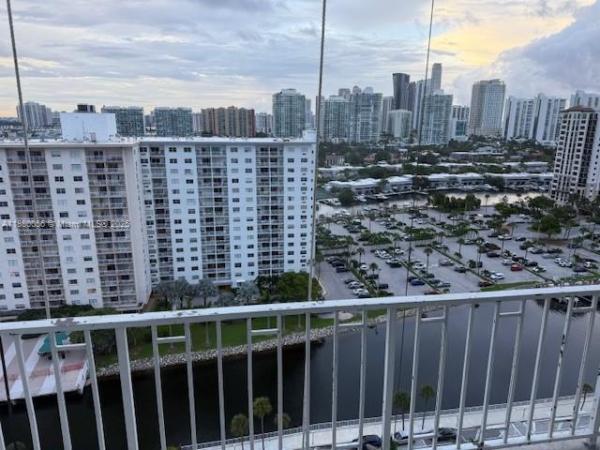 500 BAYVIEW DR #1821, SUNNY ISLES BEACH, FL 33160