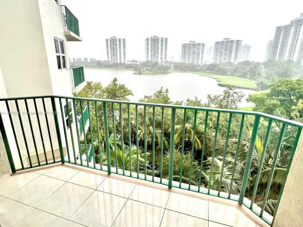 TURNBERRY VLG NO TOWER CO