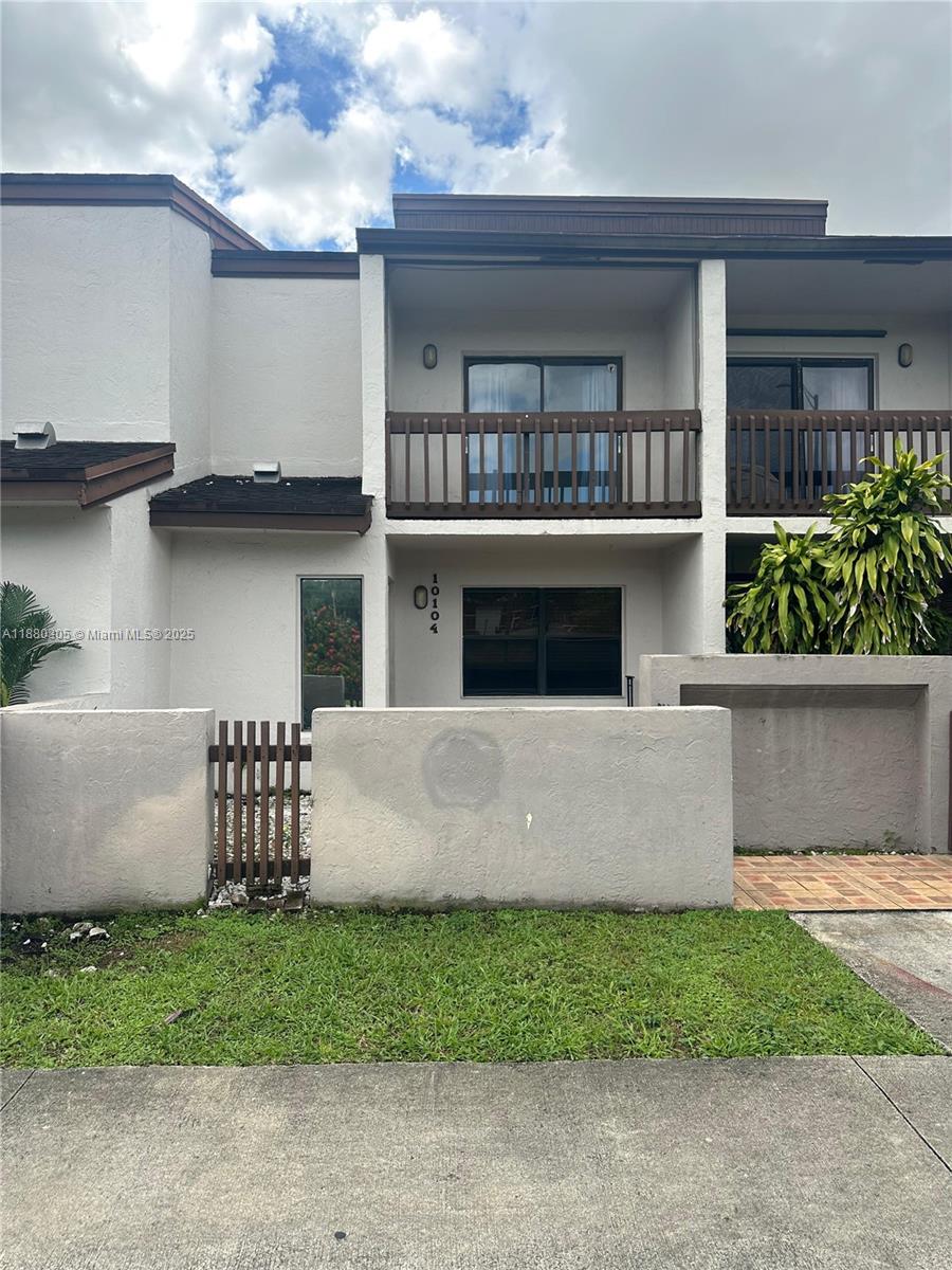 VILLAS OF AMBERWOOD CONDO - фото