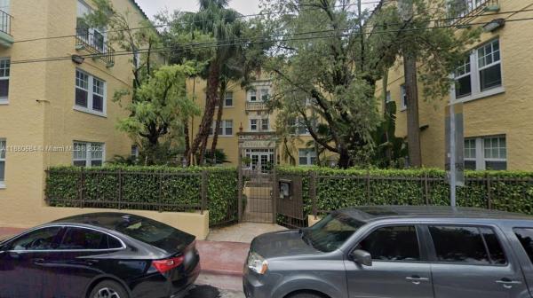 EVERGLADES EAST CONDO