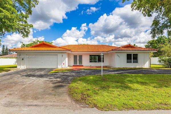 COUNTRY CLUB OF MIAMI EST