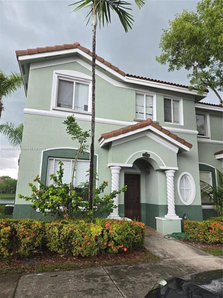 SHOMA TOWNHOMES AT KEYSCO