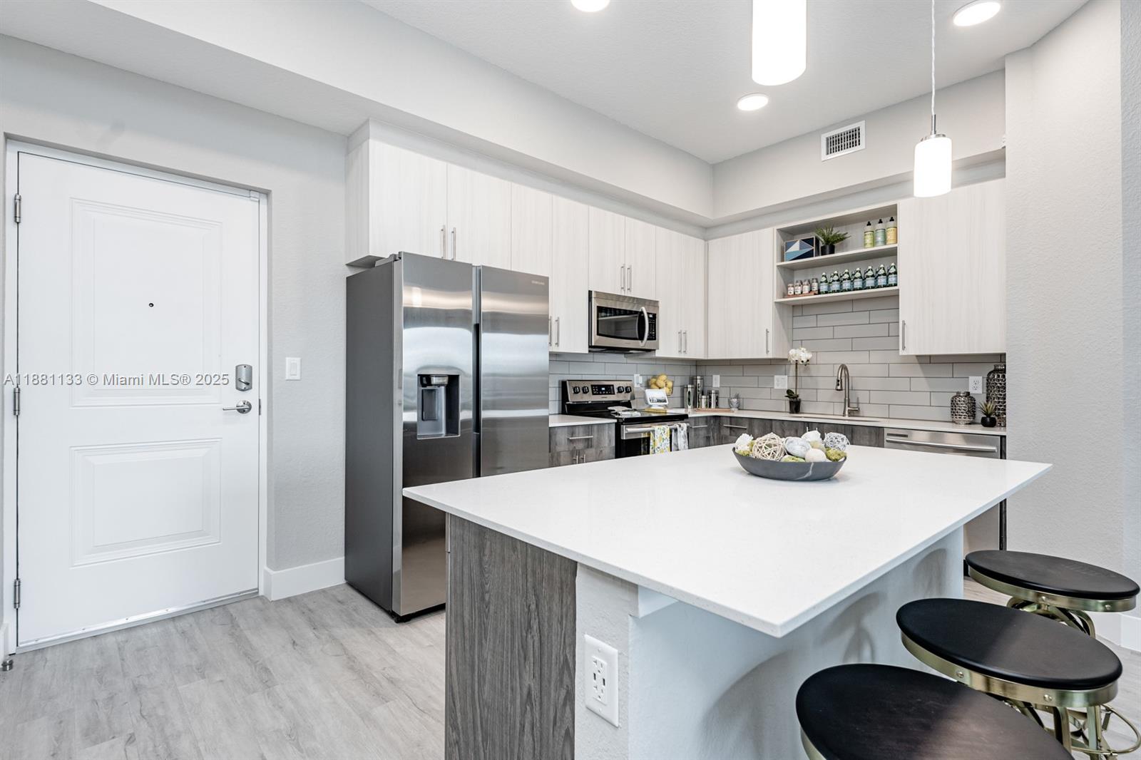 TAMARAC VILLAGE - фото