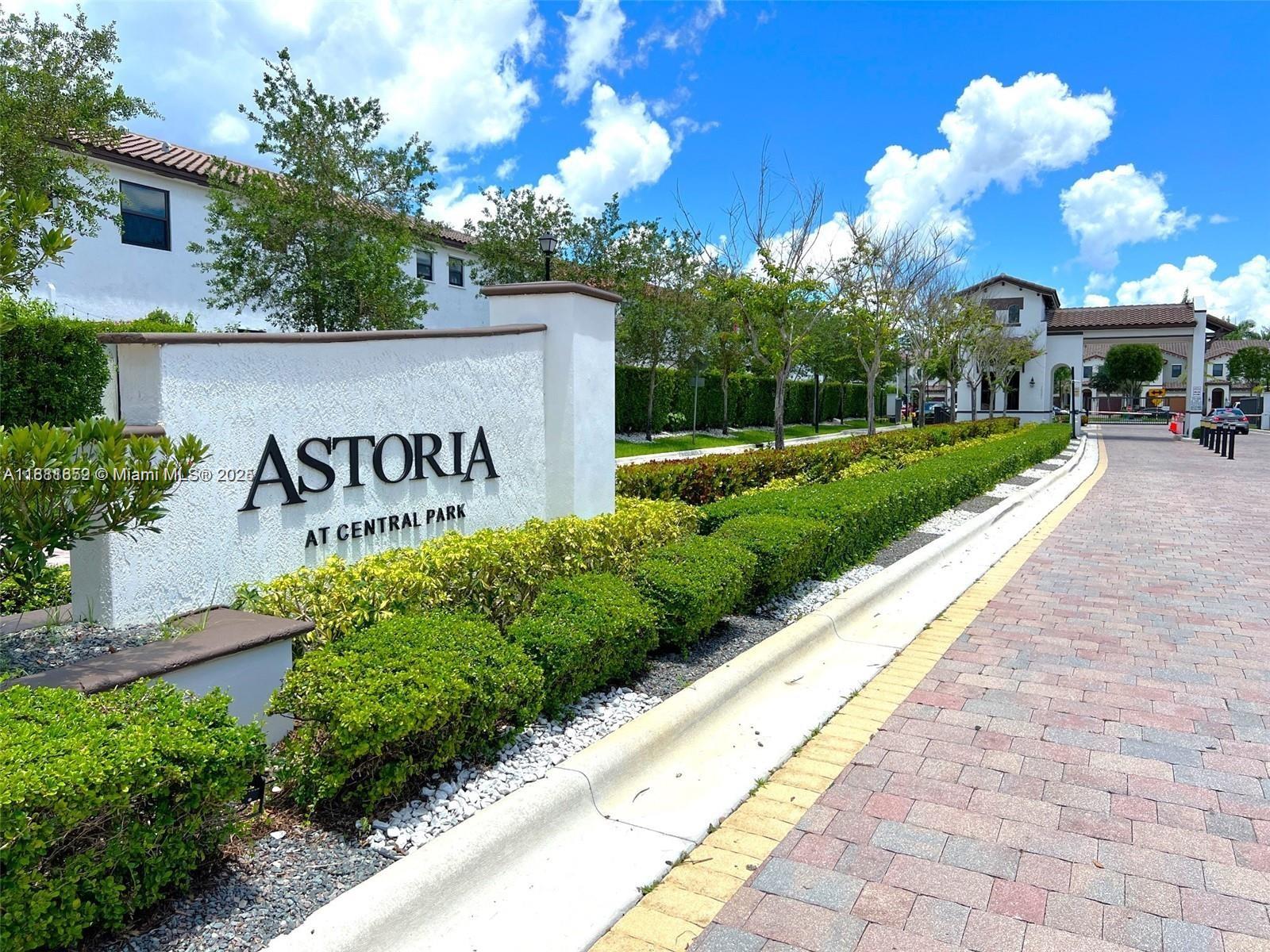 ASTORIA AT CENTRAL PARK - фото