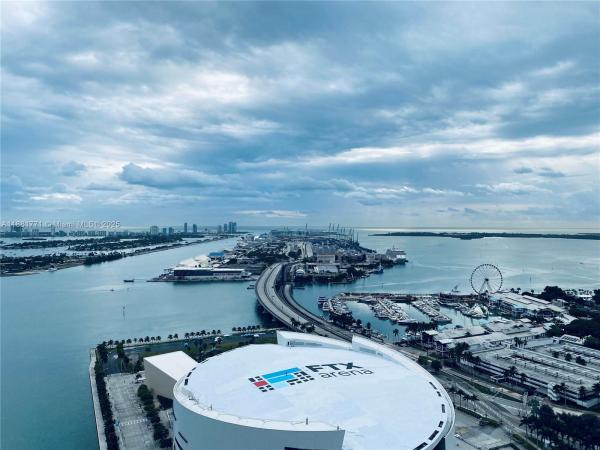 888 BISCAYNE BLVD #3001, MIAMI, FL 33132