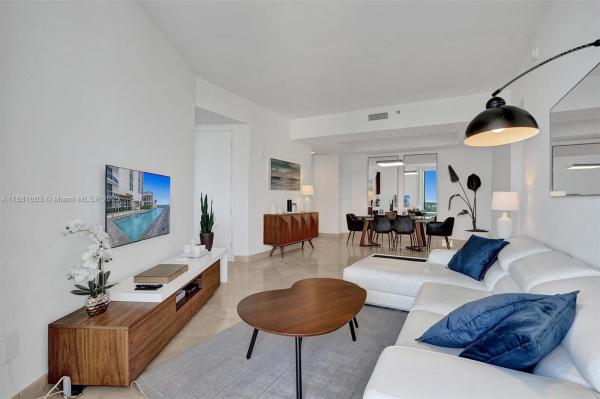 16001 COLLINS AVE #805, SUNNY ISLES BEACH, FL 33160