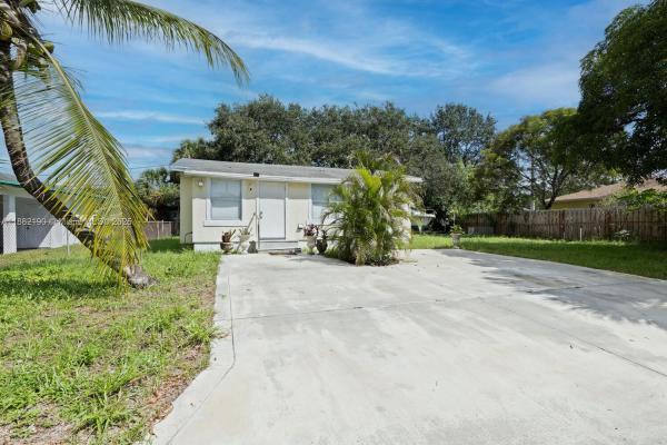 LINCOLN PARK FIRST ADD