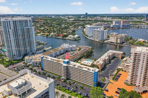 ISLANDS-MARTINIQUE CONDO