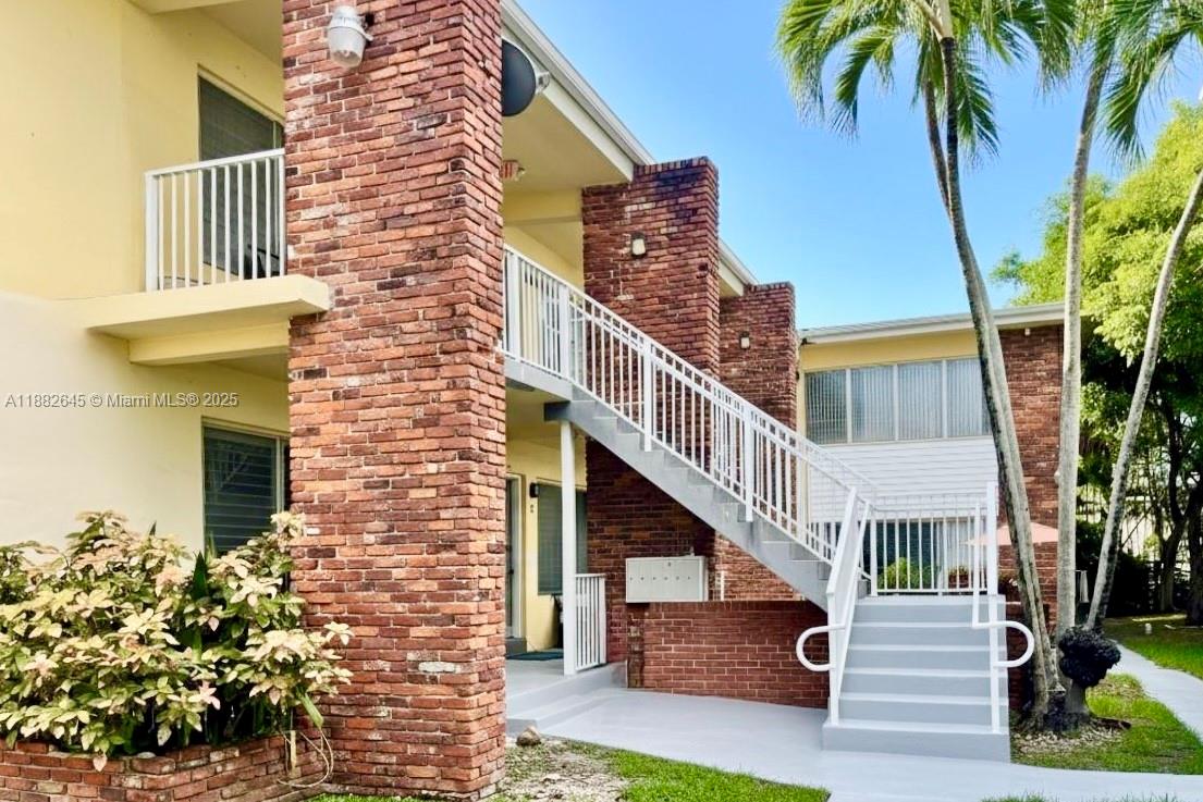 BAY HARBOR ISLAND - фото