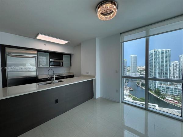 500 BRICKELL WEST CONDO