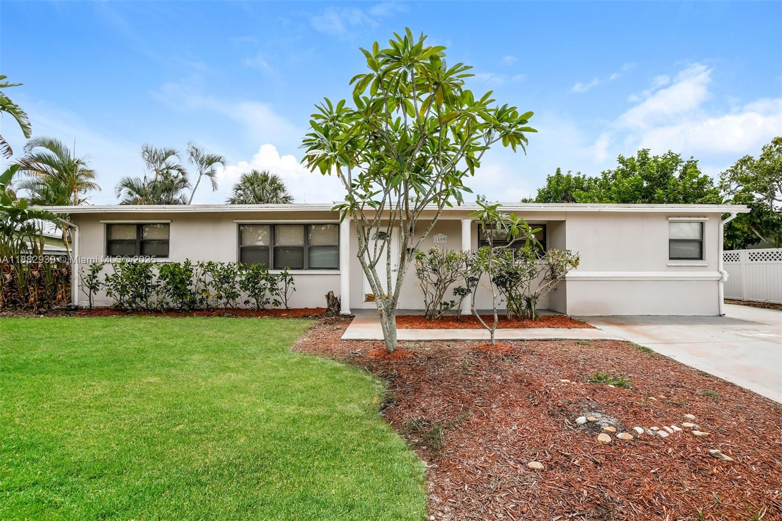 TWIN LAKES HOMES - фото