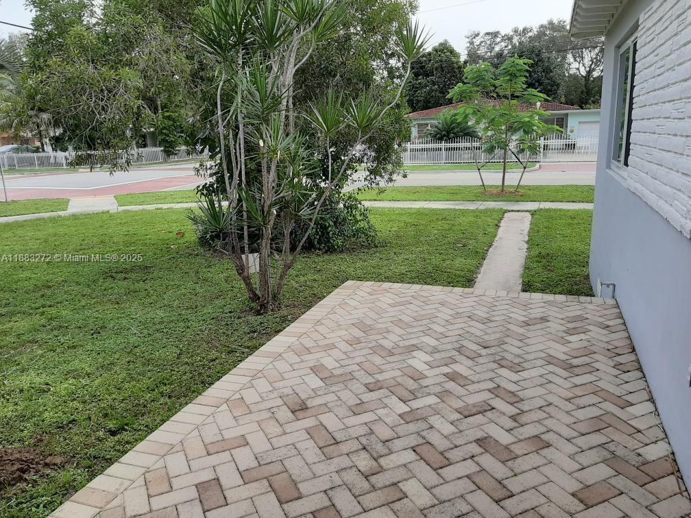 IRONS MANOR 2ND ADDN - фото