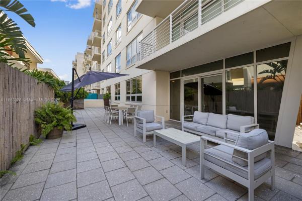 MIDBLOCK MIAMI CONDO