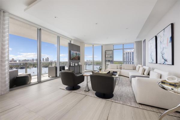 17301 BISCAYNE BLVD #2009, NORTH MIAMI BEACH, FL 33160