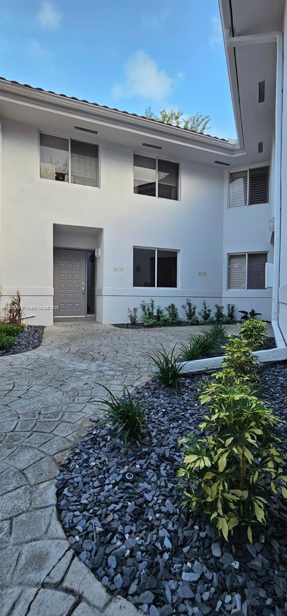 PARC COURT CONDO - фото