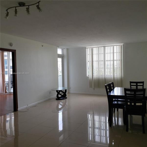 3001 S OCEAN DR #527, HOLLYWOOD, FL 33019