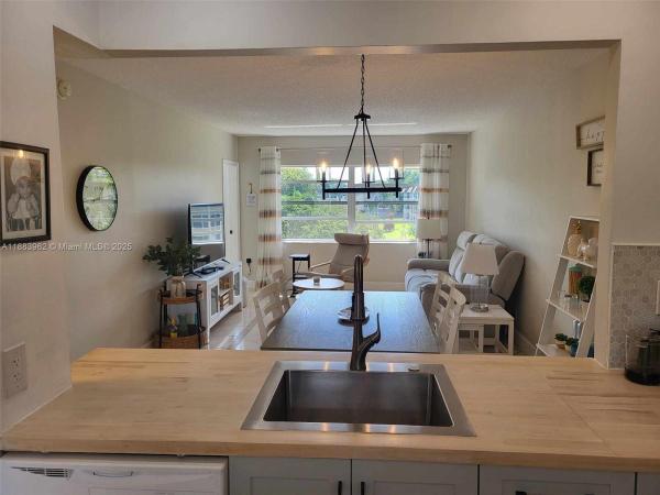 HAWAIIAN GARDENS PHASE 8