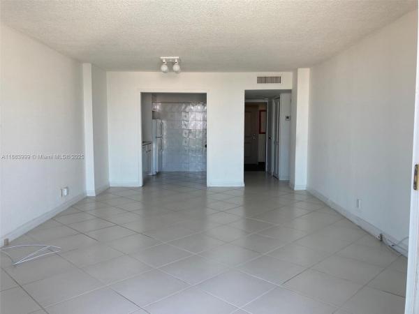 100 BAYVIEW DR #1902, SUNNY ISLES BEACH, FL 33160