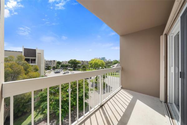 VILLAGE OF KINGS CREEK CO