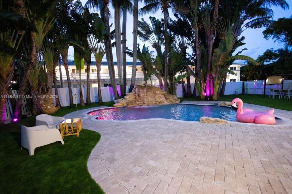 HOLLYWOOD COUNTRY CLUB DI