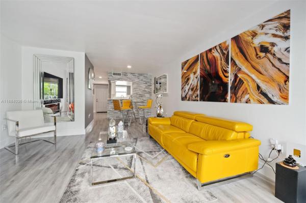 THE BEACH CLUB FONTAINEBL