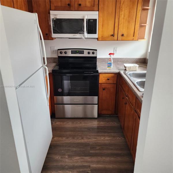 LAS VILLAS SEGOVIA CONDO