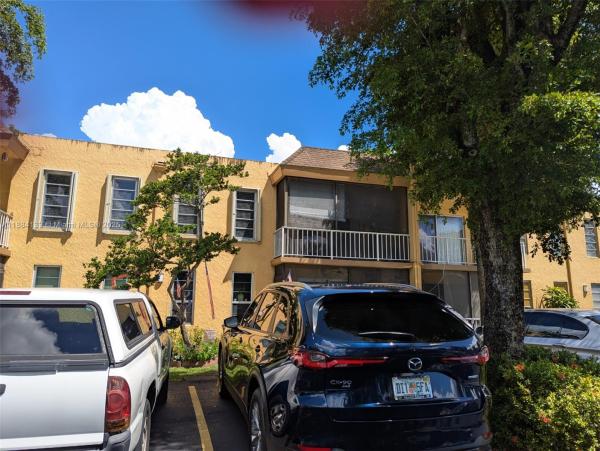 KENDALL HEIGHTS CONDO