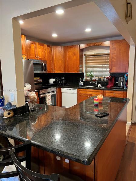 FOREST HILLS CONDO NORTH