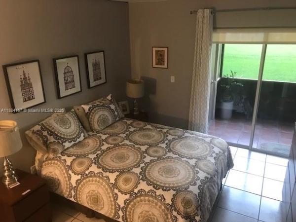 BANYAN TREE SIX CONDO