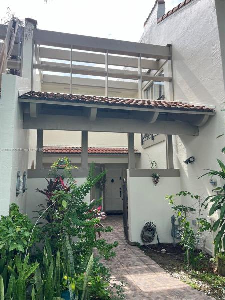 TOWNHOMES OF DORAL PLACE