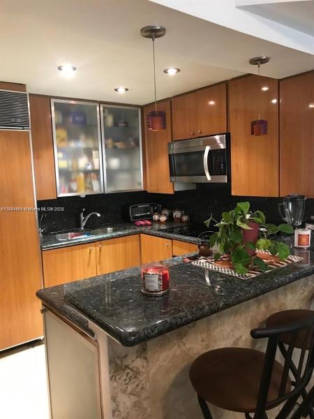 LAS VISTAS AT DORAL CONDO