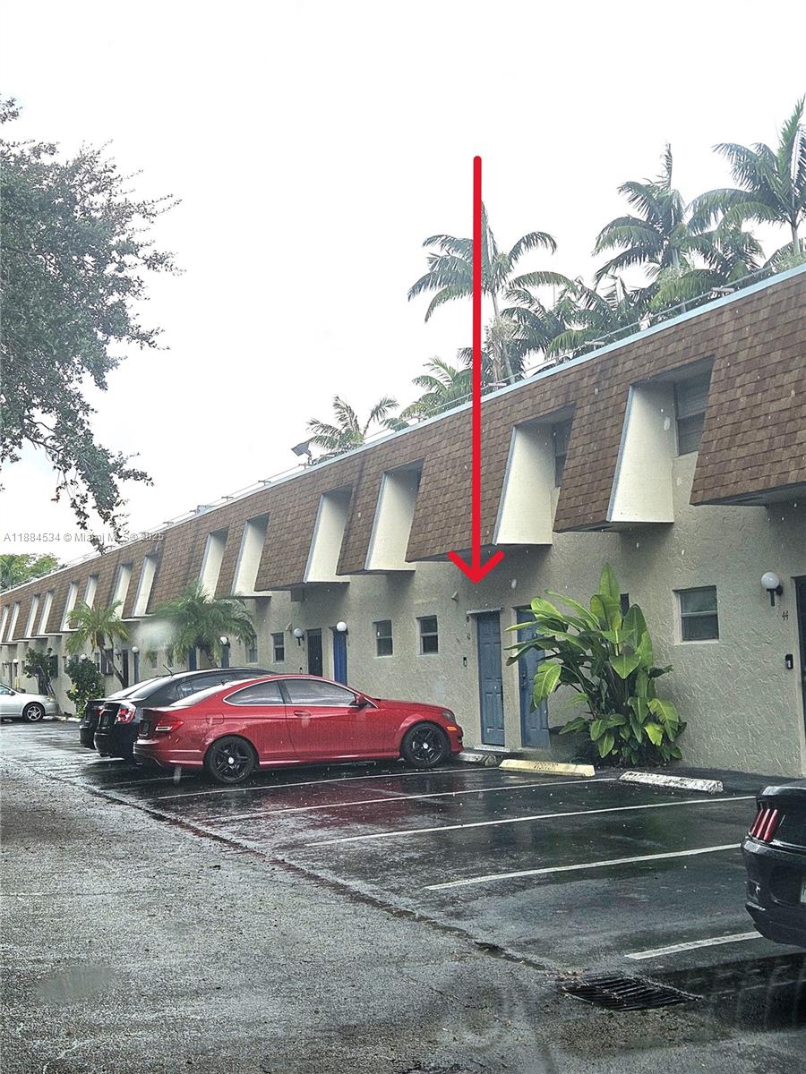 Coral Reef Townhouses - фото