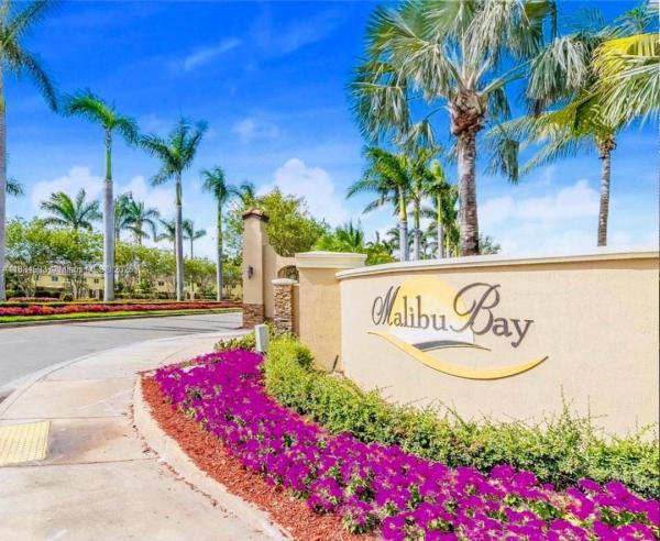 VILLAS AT CARMEL CONDO NO