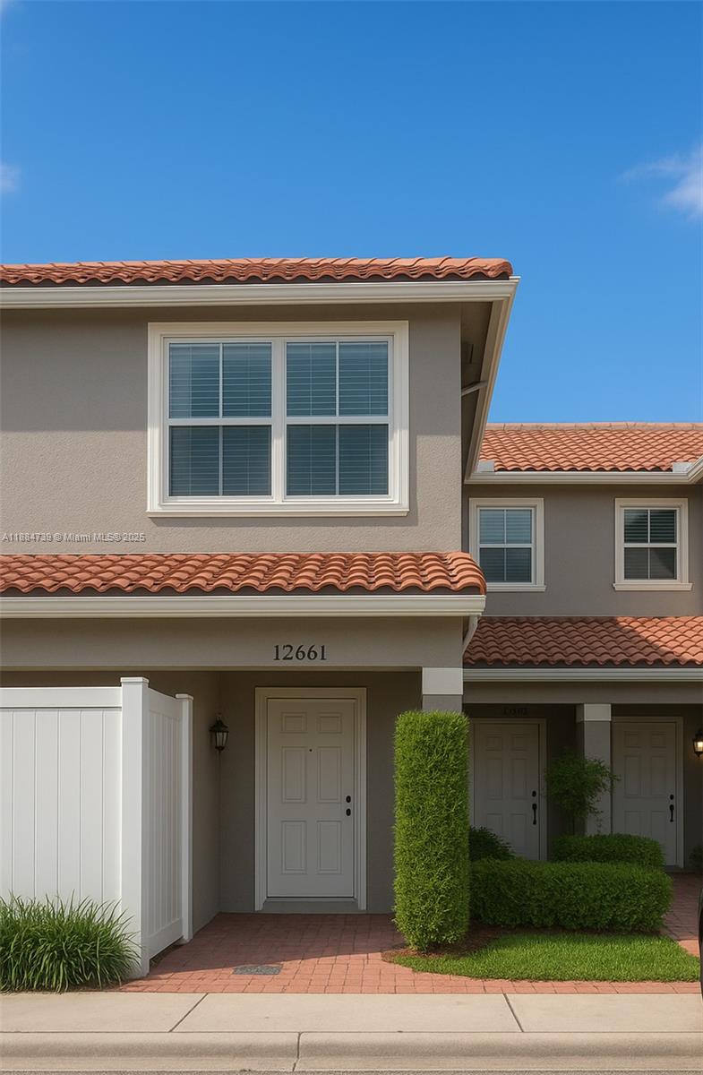 SOMERSET FOUR REPLAT - фото